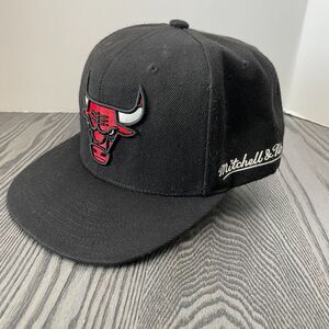 Mitchell and Ness Mens Chicago Bulls NBA Snapback Embroidered Hat